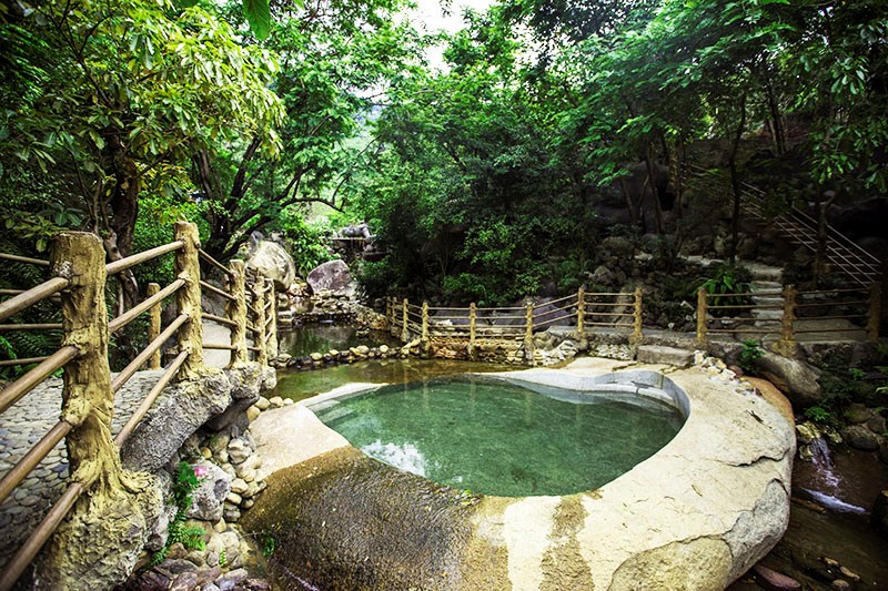 Bồn tắm bằng đá kỷ lục Việt Nam